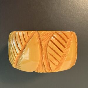 Deeply carved WIDE VINTAGE BAKELITE BANGLE TESTED.